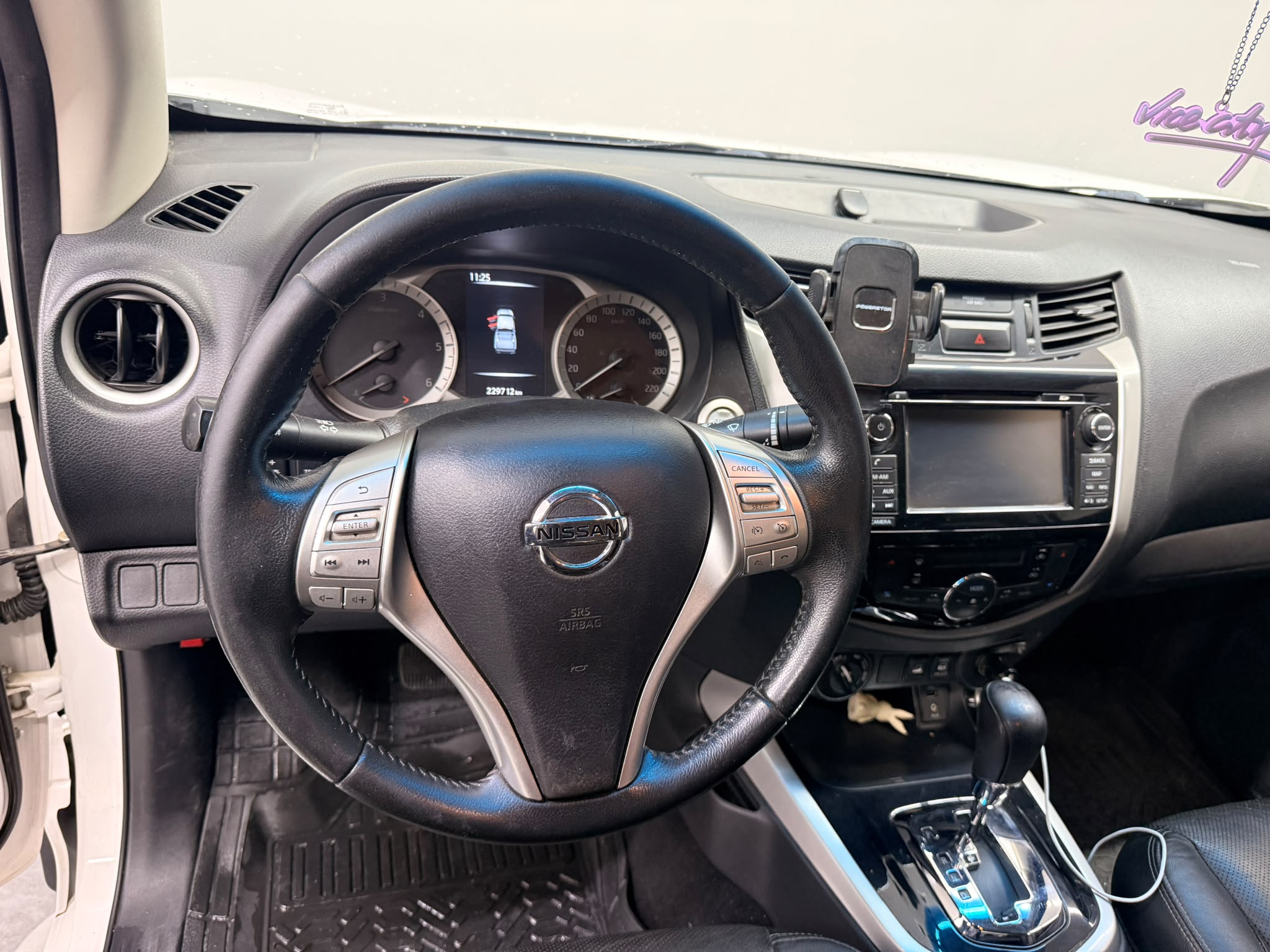 NISSAN NAVARA 11